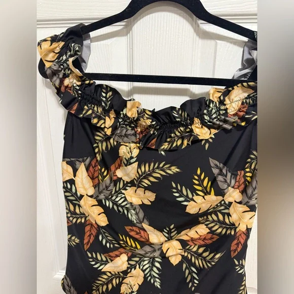 Floral Ruffle Black Swimsuit - Picture 2 of 5